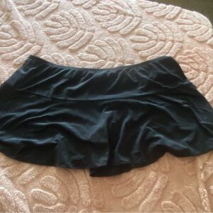 Time and Tru Black swim skirt with built in panties